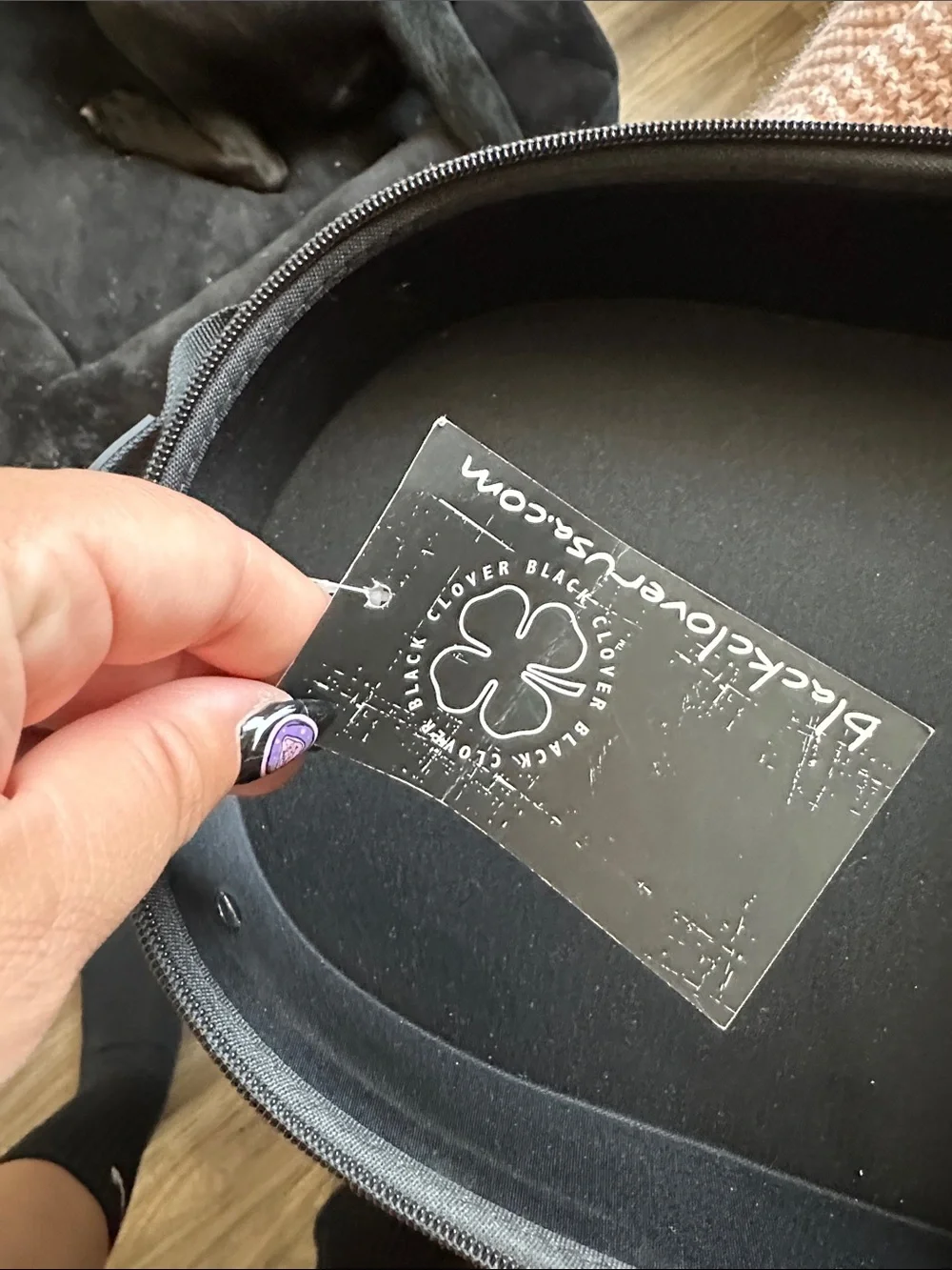 Black Clover compact black